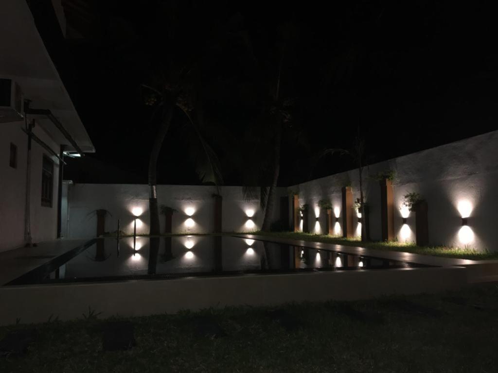 Brisa Marina Hotel Negombo Buitenkant foto