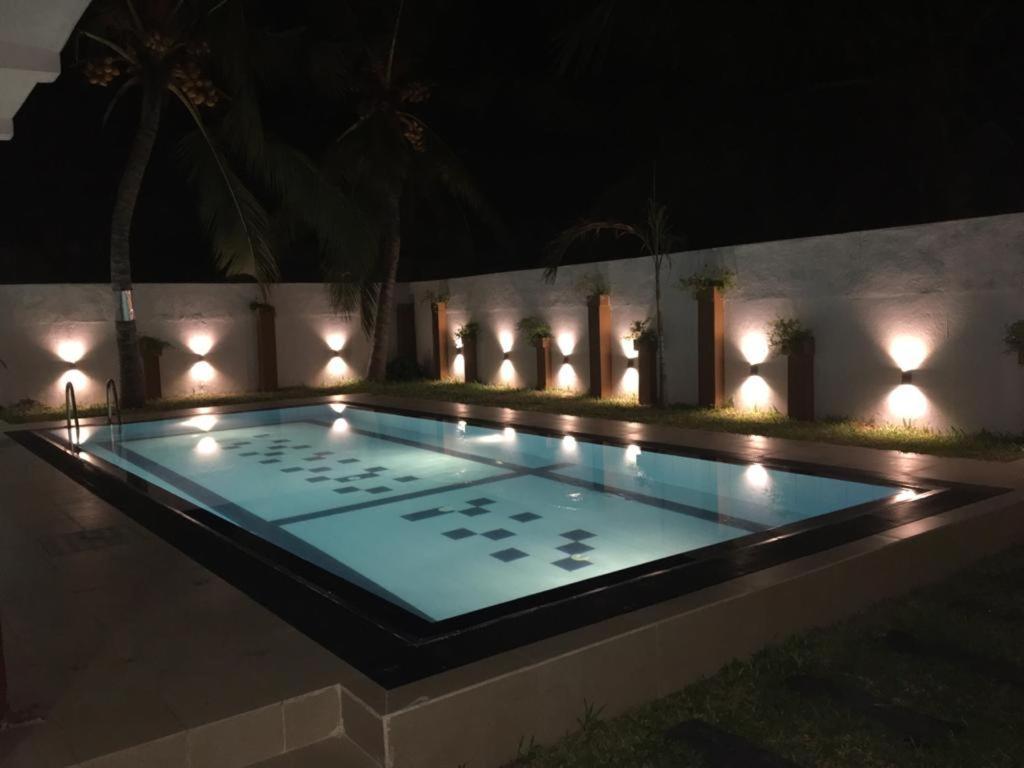 Brisa Marina Hotel Negombo Buitenkant foto