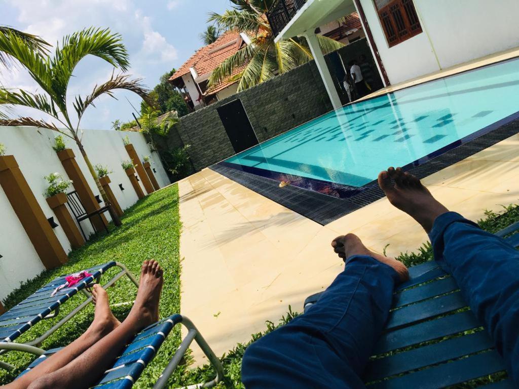 Brisa Marina Hotel Negombo Buitenkant foto