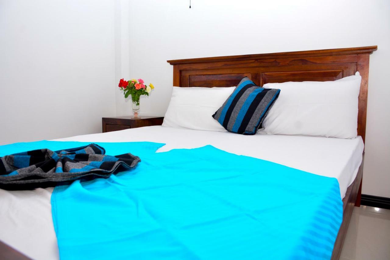 Brisa Marina Hotel Negombo Buitenkant foto