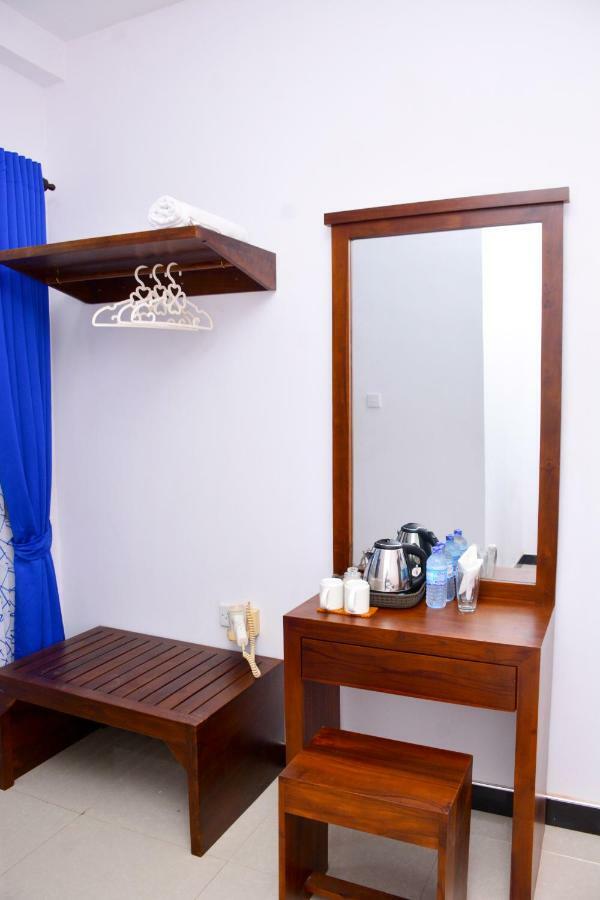 Brisa Marina Hotel Negombo Buitenkant foto