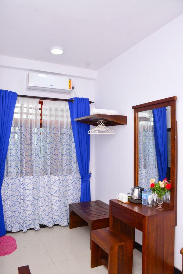 Brisa Marina Hotel Negombo Buitenkant foto