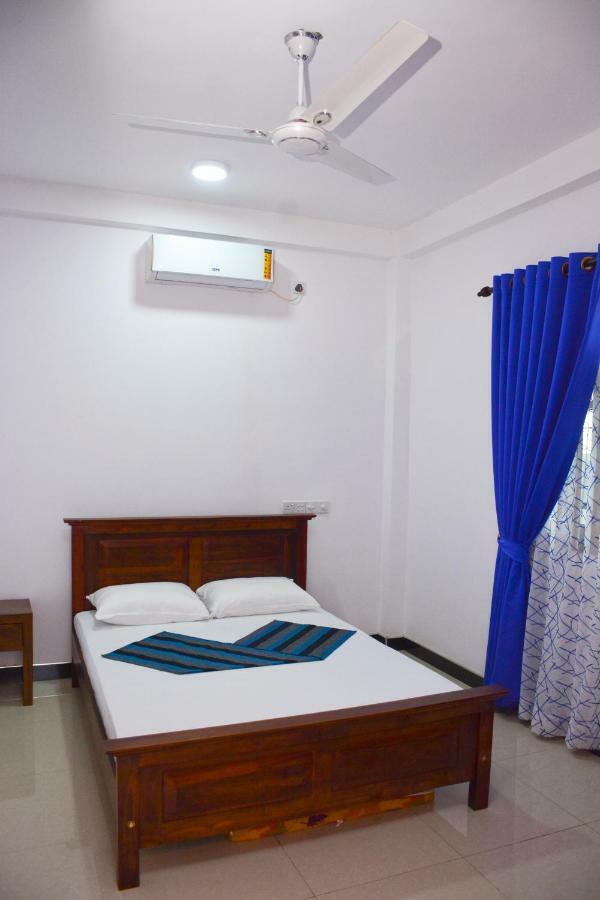 Brisa Marina Hotel Negombo Buitenkant foto