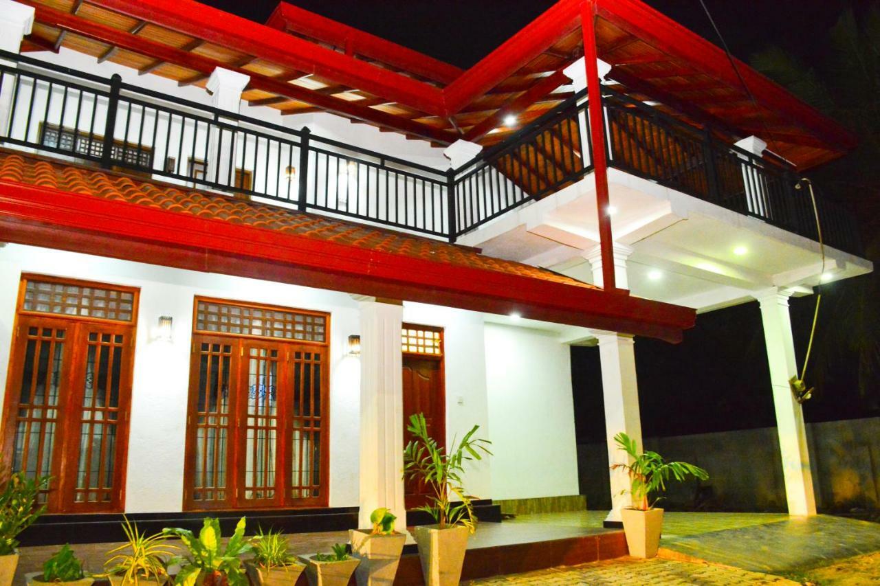 Brisa Marina Hotel Negombo Buitenkant foto