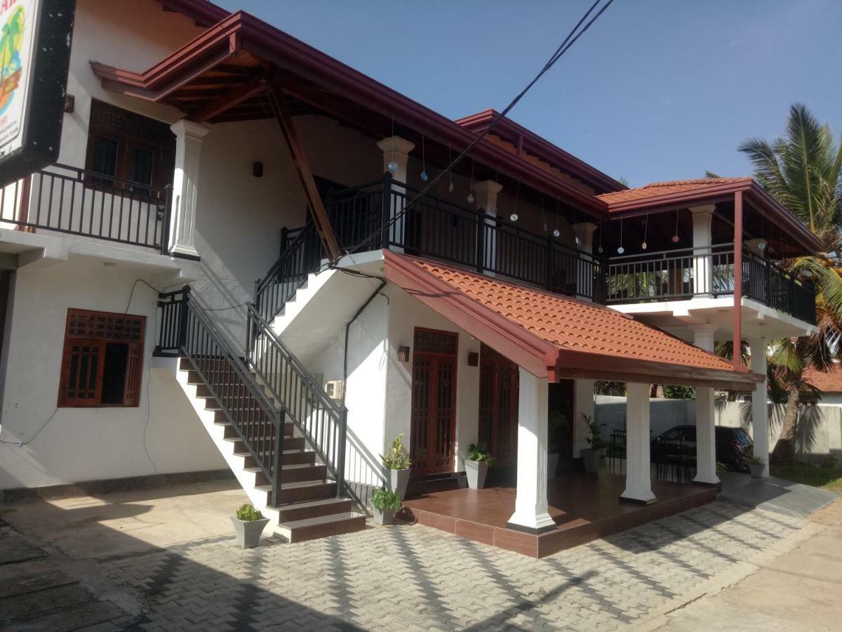 Brisa Marina Hotel Negombo Buitenkant foto
